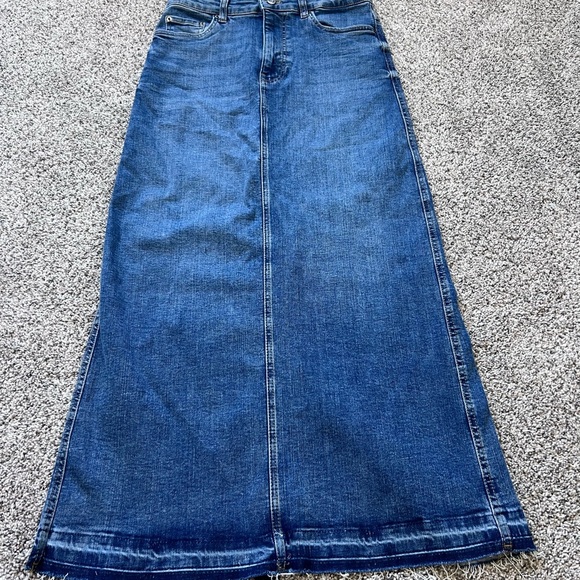 Zara Medium Wash Denim Front Zip Back Slit Maxi Shirt Front & Back Pocket Size M - Picture 1 of 10